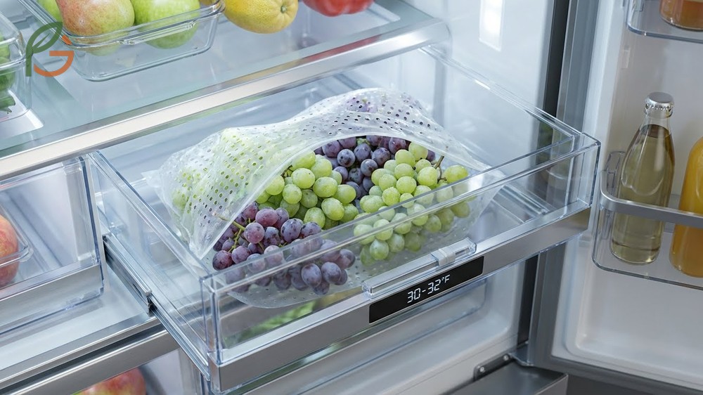 When are grapes harvested storage tips recommending refrigeration at 30 to 32 degrees Fahrenheit to extend shelf life up to 14 days.