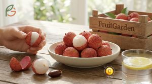 How to Eat Lychee: Peeling and Serving Guide
